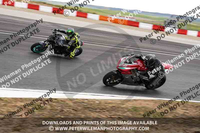 cadwell no limits trackday;cadwell park;cadwell park photographs;cadwell trackday photographs;enduro digital images;event digital images;eventdigitalimages;navarra;no limits trackdays;peter wileman photography;racing digital images;trackday digital images;trackday photos